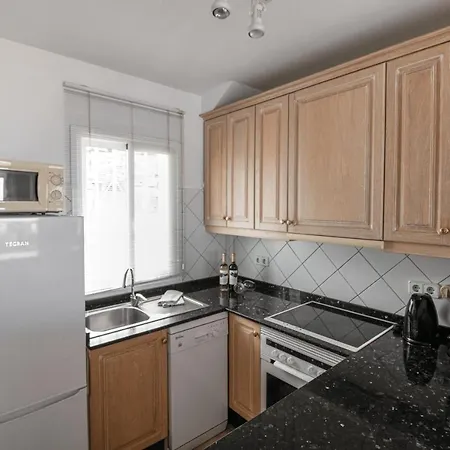 Margret Con Piscina Privada En * أذيخي